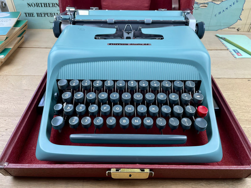 Typewriter, Olivetti Studio 44