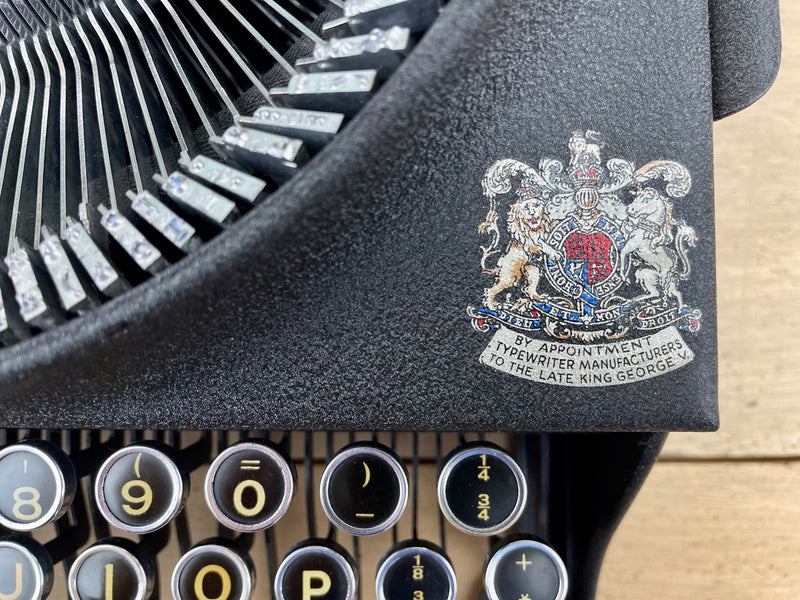 Typewriter, 1946 Imperial The Good Companion No 1