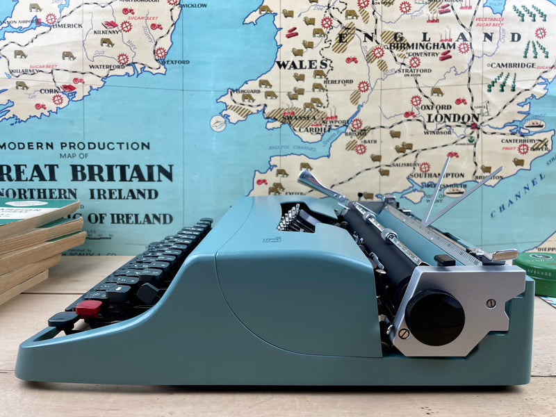 Typewriter, 1967 Olivetti Lettera 32