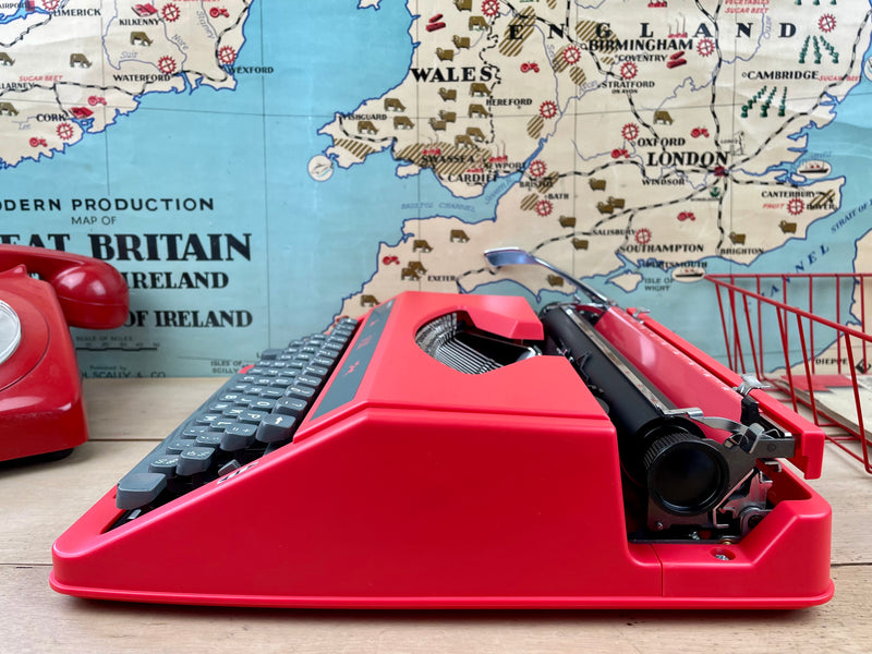 Typewriter, WH Smith Red Fox
