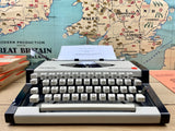 Typewriter, Olympia Traveller de Luxe S