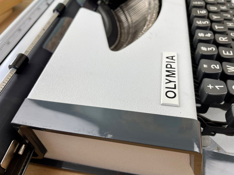 Typewriter, Olympia Traveller