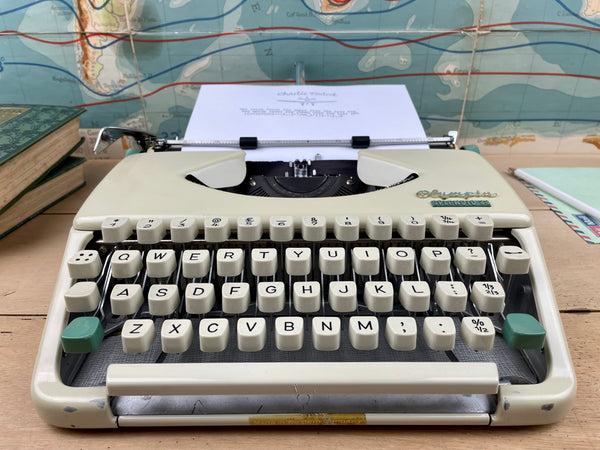 Typewriter, 1964 Olympia Splendid 33