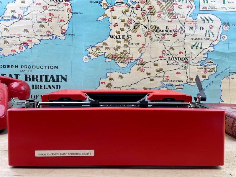 Typewriter,  Olivetti Dora - Red