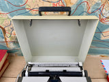 Typewriter, Olympia Traveller de Luxe S