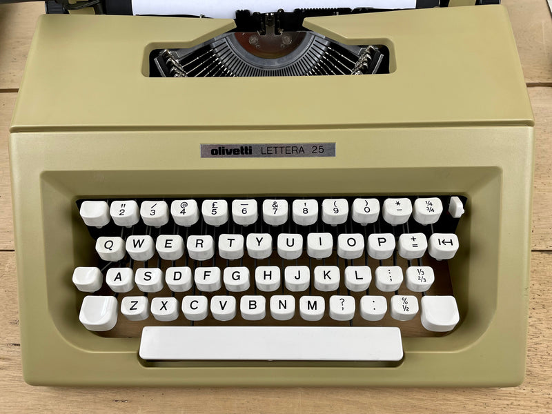 Typewriter, Olivetti Lettera 25
