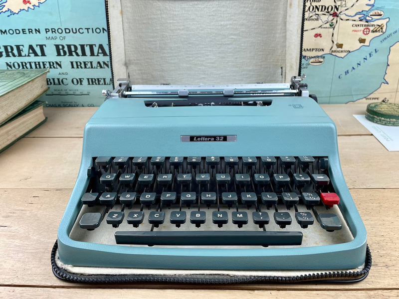 Typewriter, 1966 Olivetti Lettera 32