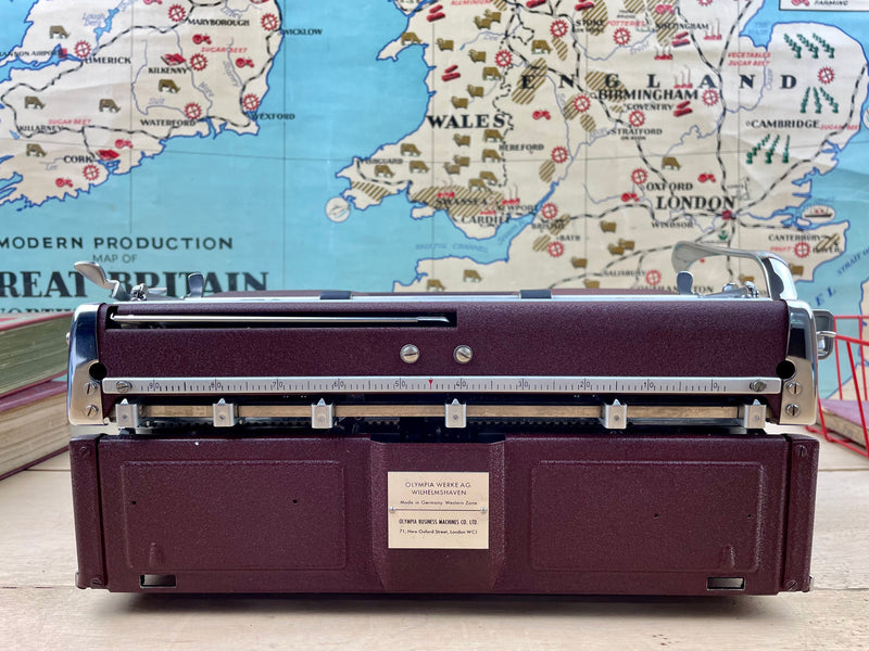 Typewriter, 1956 Olympia SM3 with Congress Typeface