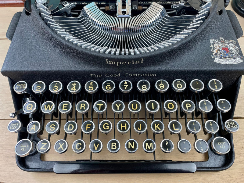 Typewriter, 1946 Imperial The Good Companion No 1