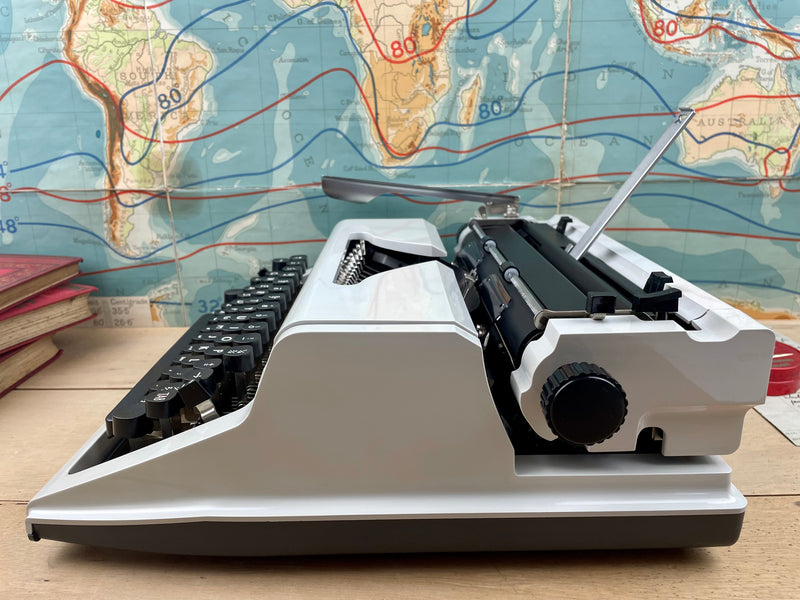 Typewriter, Erika 105