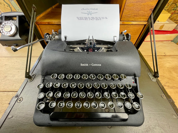 Typewriter, Rare WW2 USA Portable Army Field Desk with Smith Corona Clipper