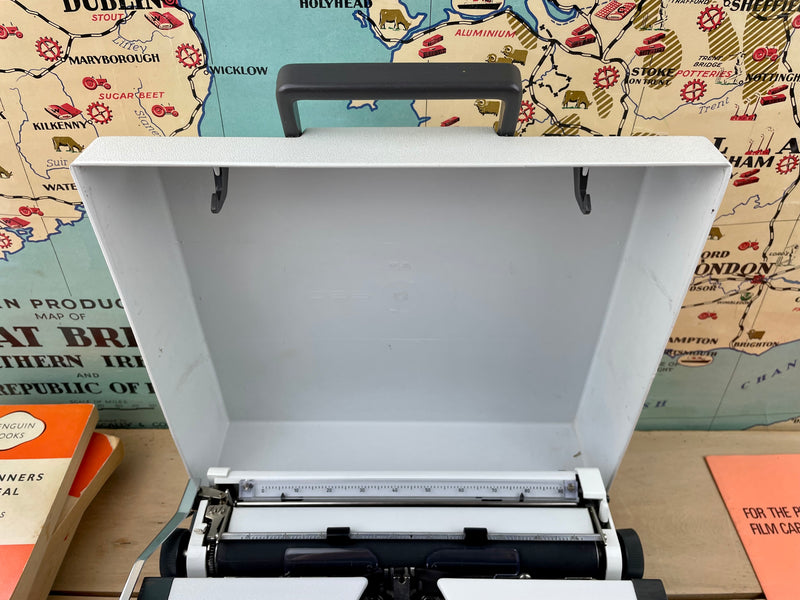 Typewriter, Olympia Traveller