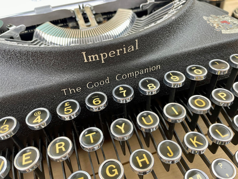 Typewriter, 1946 Imperial The Good Companion No 1