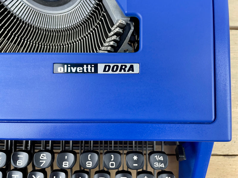 Typewriter, Olivetti Dora - Blue