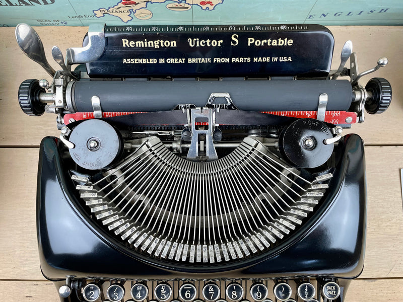 Typewriter, 1937 Remington Victor Streamline