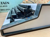 Typewriter, Olympia Traveller de Luxe S