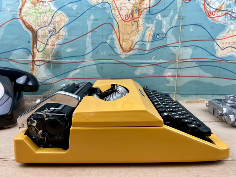 Typewriter, Yellow Silver Reed Silverette