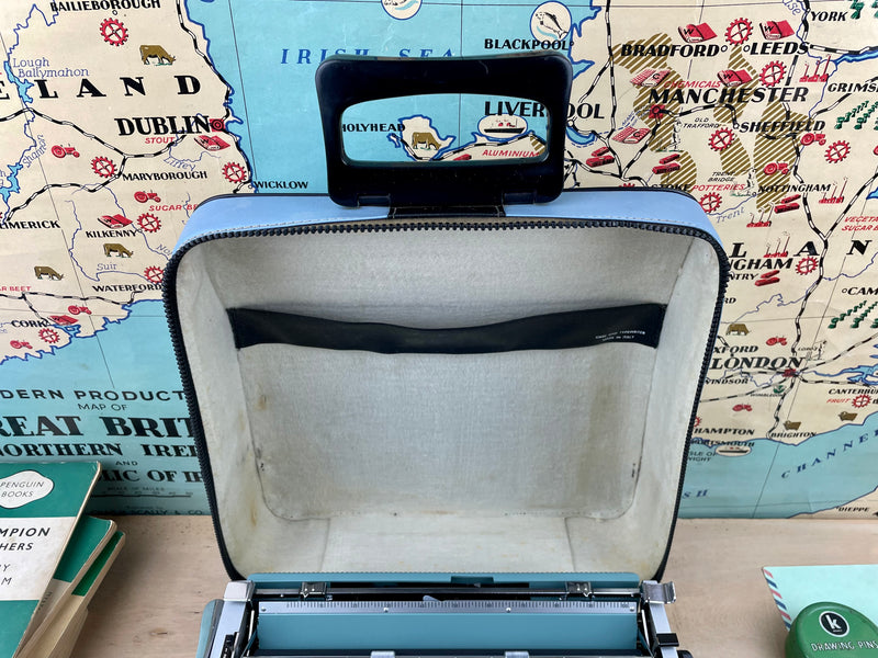 Typewriter, 1967 Olivetti Lettera 32