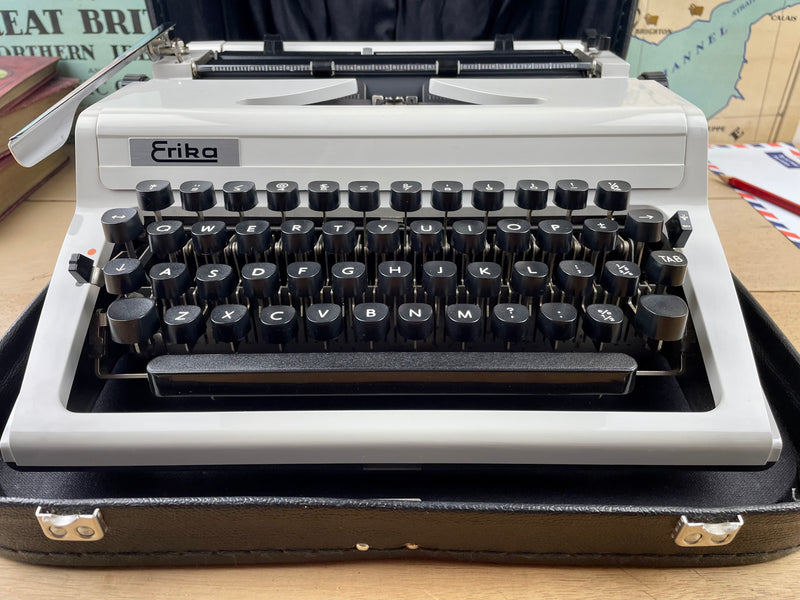 Typewriter, Erika 105