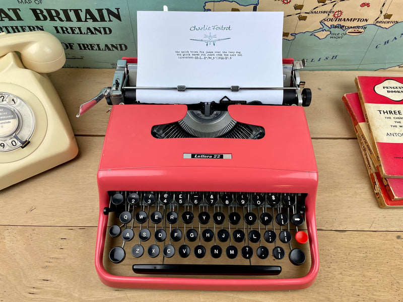Olivetti Lettera 22 Typewriter