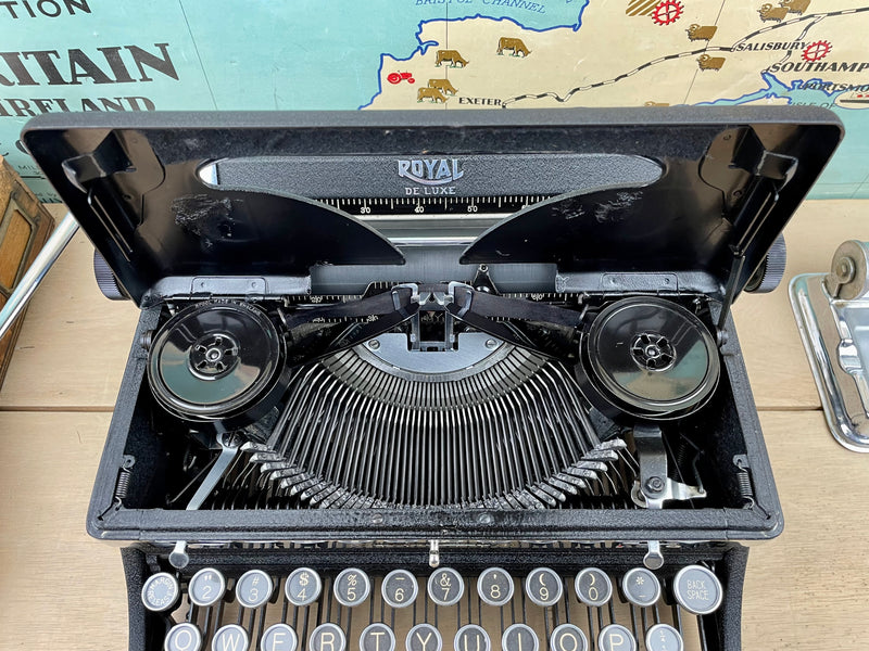 Typewriter, 1938 Royal de Luxe Portable