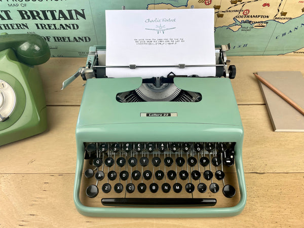 Olivetti Lettera 22 Typewriter