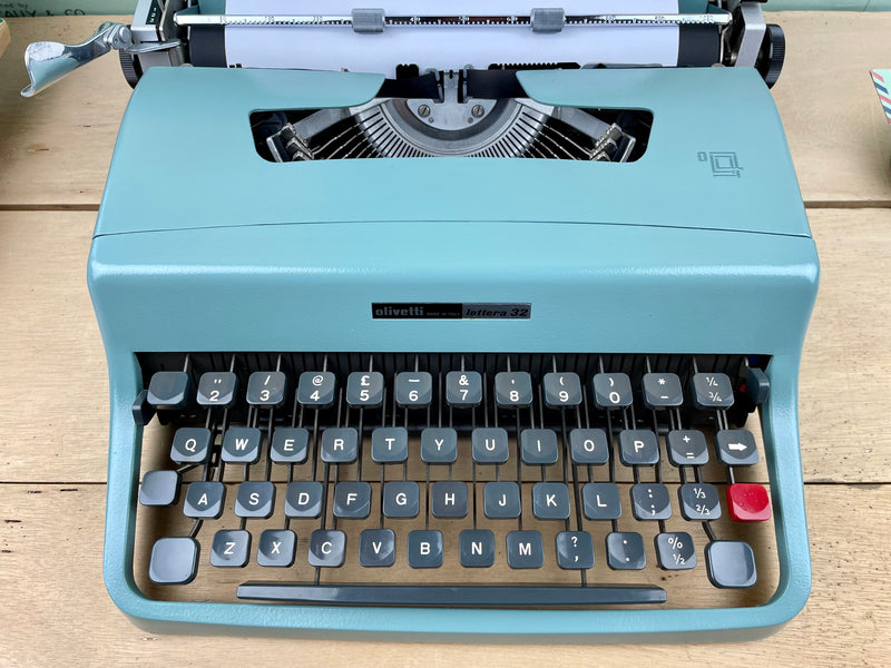 Typewriter, 1967 Olivetti Lettera 32