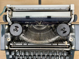 Typewriter, Olympia Traveller de Luxe S