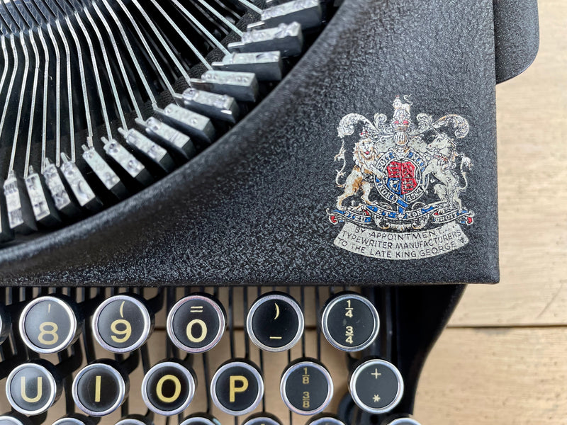 Typewriter, 1946 Imperial The Good Companion No 1