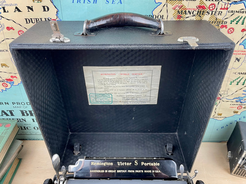 Typewriter, 1937 Remington Victor Streamline