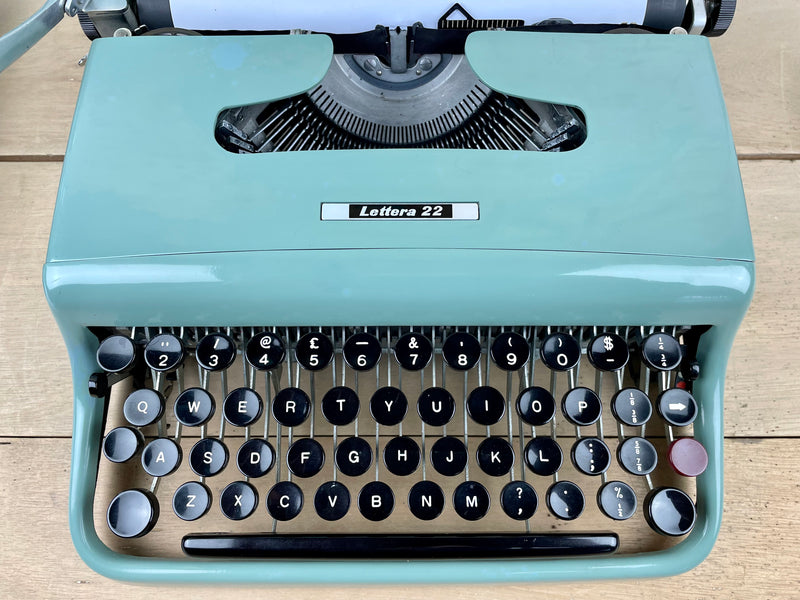 Typewriter, Olivetti Lettera 22