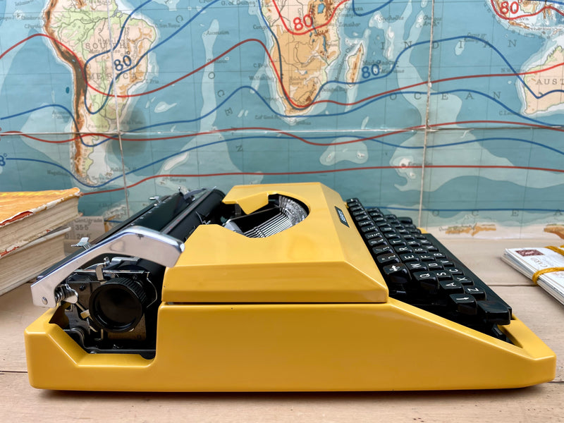 Typewriter, Yellow Silver Reed Silverette