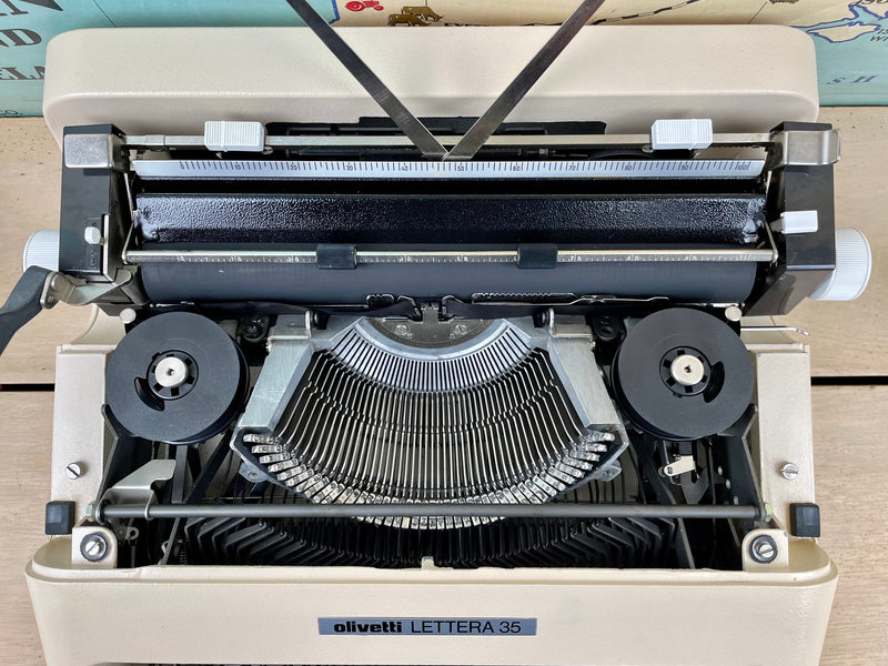 Typewriter, Olivetti Lettera 35