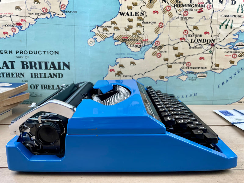 Typewriter,  Blue Silver Reed Silverette II