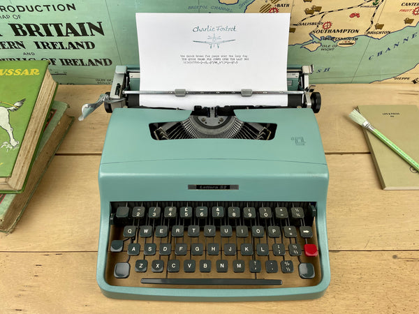 Olivetti Lettera 32 Typewriter