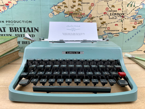 Typewriter, 1965 Olivetti Lettera 32 - No Carry Case
