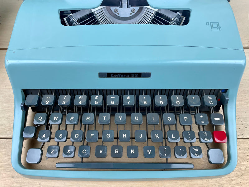 Typewriter, 1965 Olivetti Lettera 32