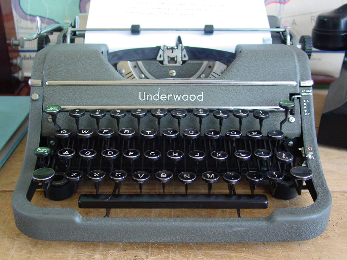 Underwood Champion Portable – Charlie Foxtrot Vintage