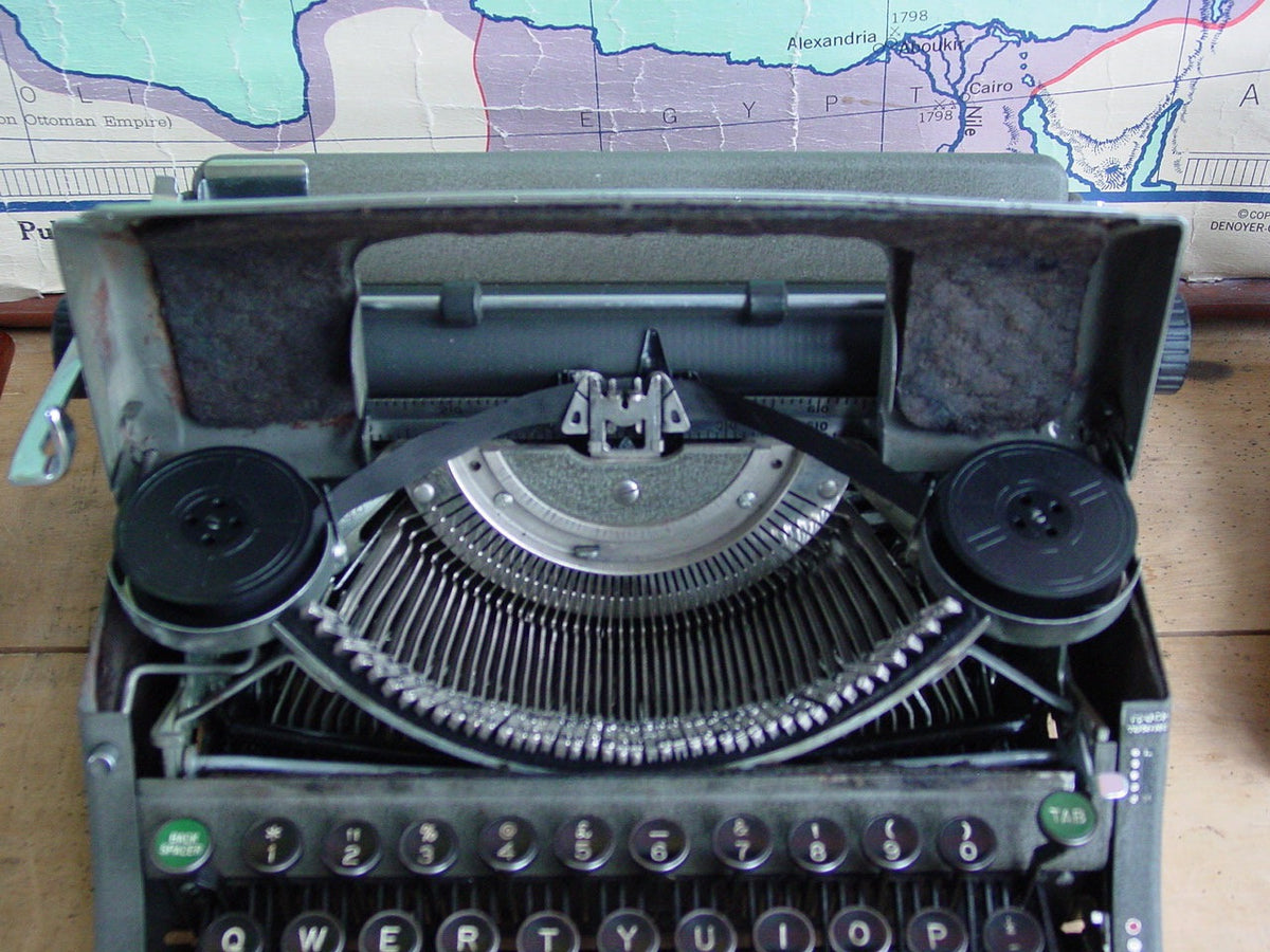 Underwood Champion Portable – Charlie Foxtrot Vintage