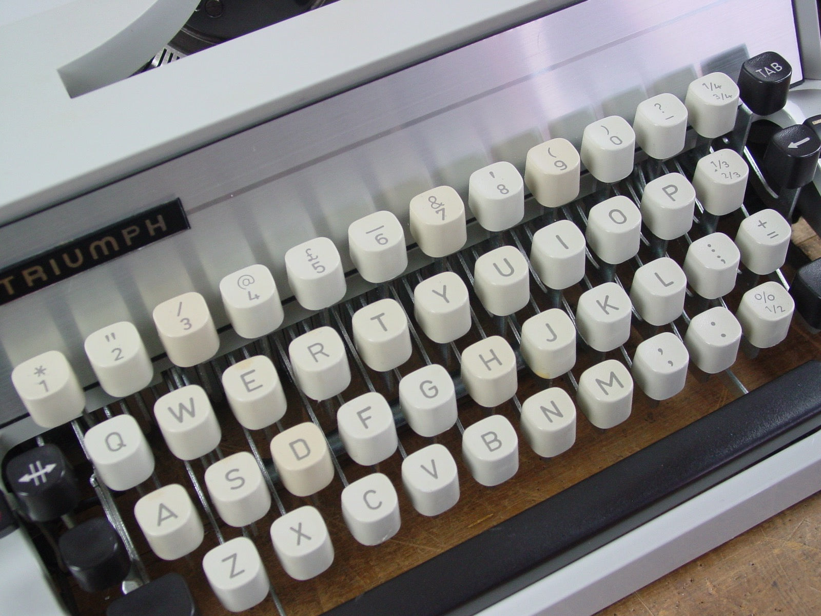 Adler Triumph Gabriele 25 – Charlie Foxtrot Vintage