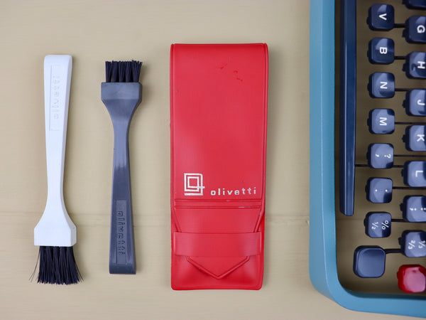 Olivetti Typewriter Brush Set with logo