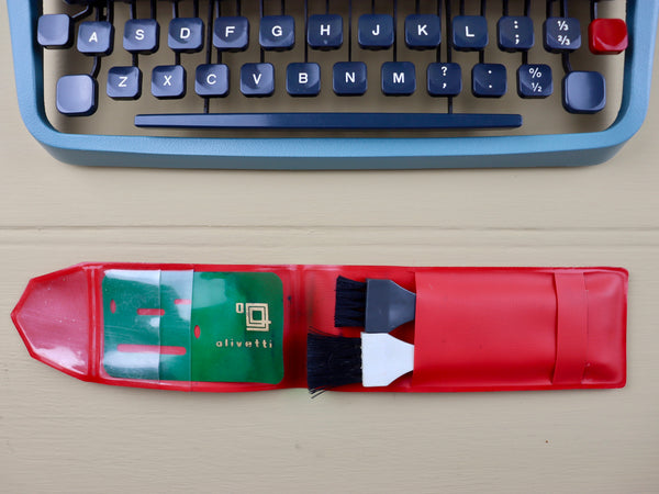 Olivetti Typewriter Brush Set in Pouch with Logo