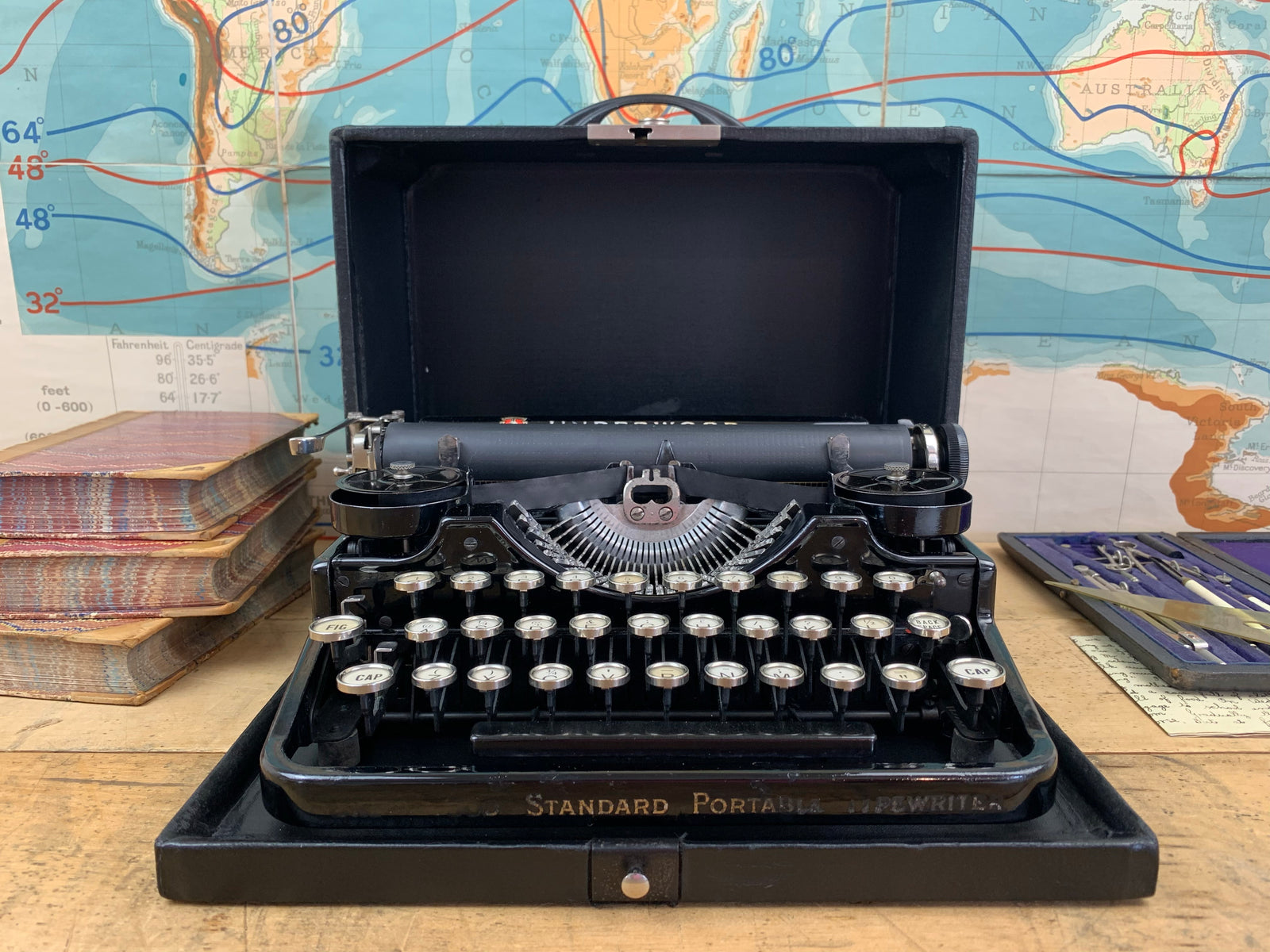 underwood standard portable typewriter FOUR BANK タイプライター